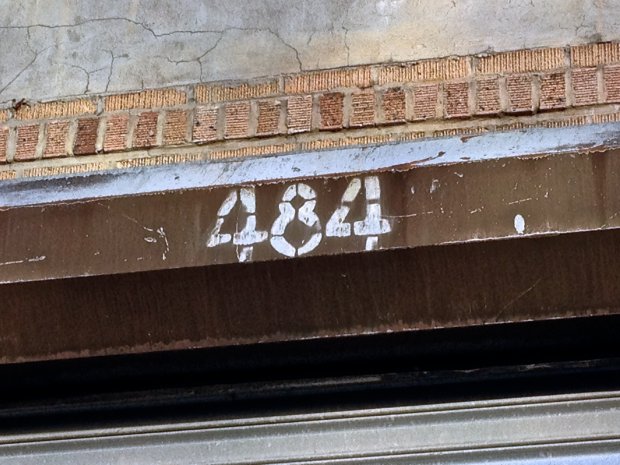 484